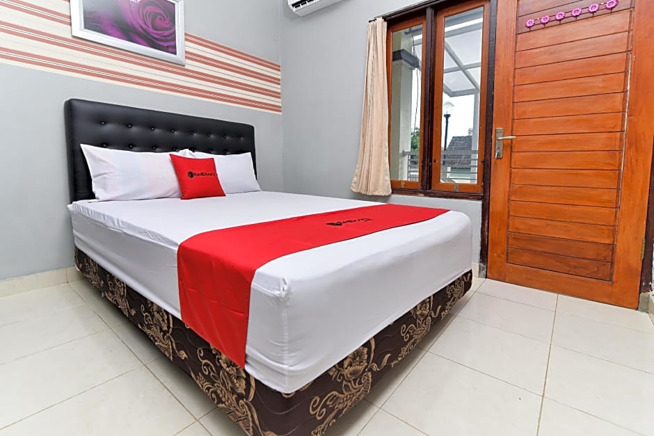 RedDoorz Near Teuku Umar Barat