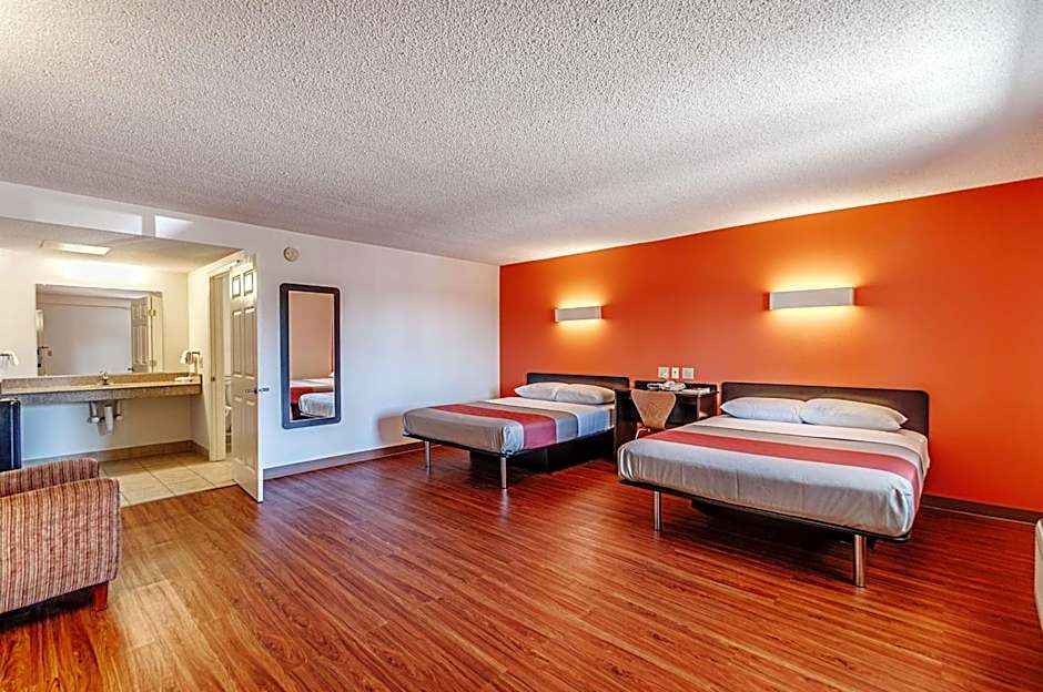 Motel 6-Martinsburg, WV