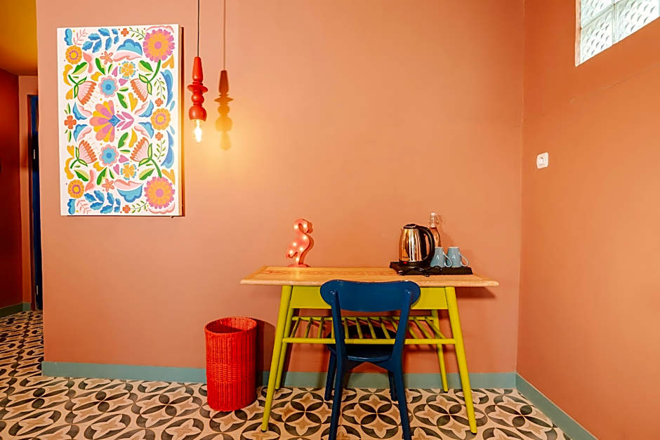 Por Aqui Stay & Dine