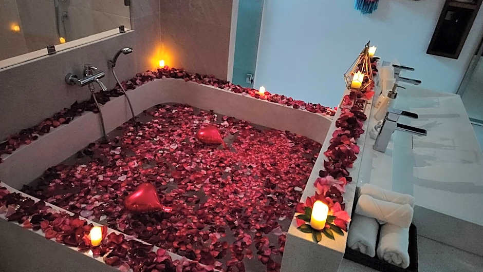 White Whale Beachfront Pool Villa