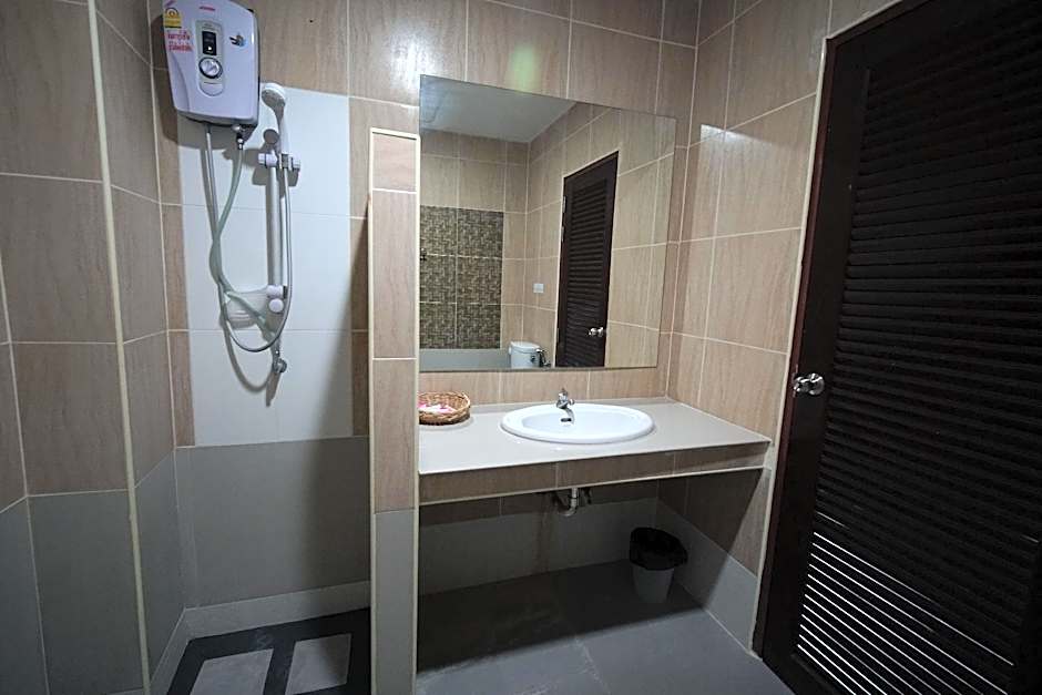 Sea Mountain Khanom Hotel