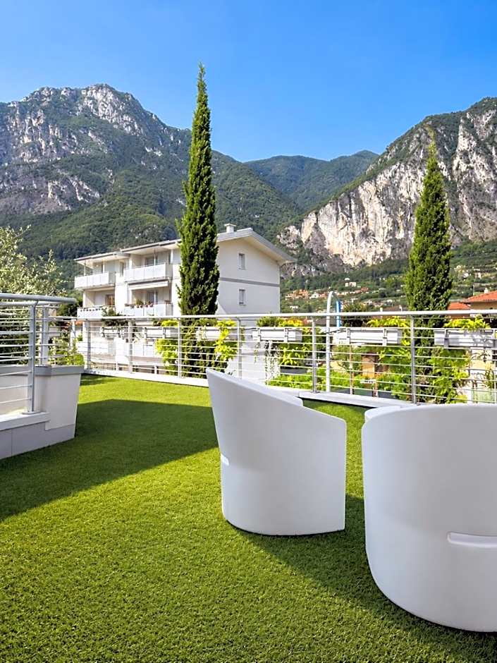 Athos Hotel