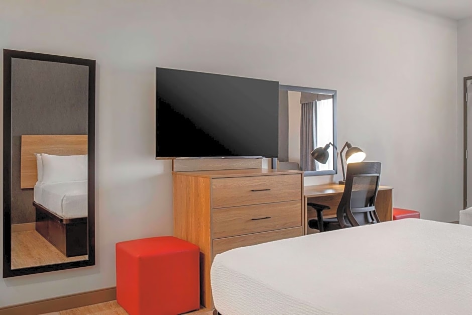 Ramada by Wyndham Cochrane