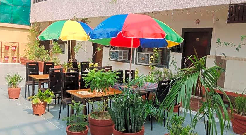 HOTEL SIDHARTHA (600 meters from Taj Mahal)