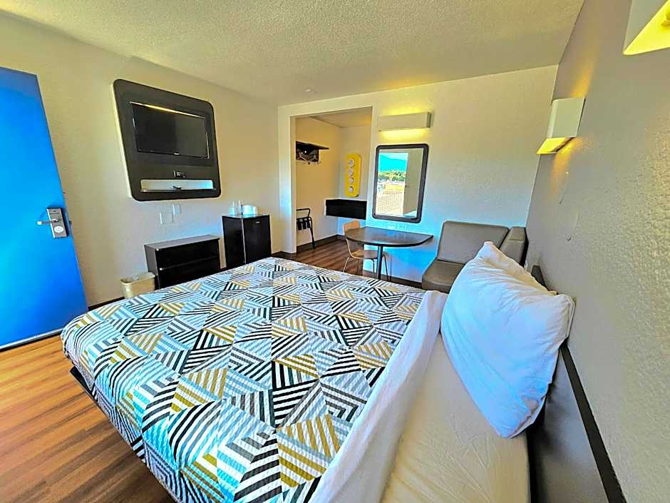 Motel 6-Palm Desert, CA - Palm Springs Area