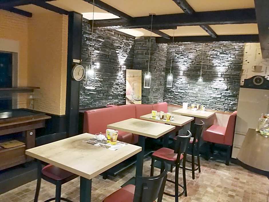 AKZENT Land-Hotel Zum Schwan, Garni WEILERSWIST-METTERNICH, 3 E-LADESTATIONEN, Nähe PHANTASIALAND, PALMENPARADIES Euskirchen