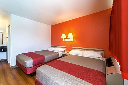 Motel 6 Reno - Virginia Plumb – Reno, NV