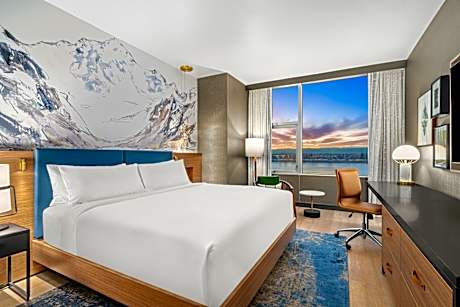 1 King Premium Waterfront View