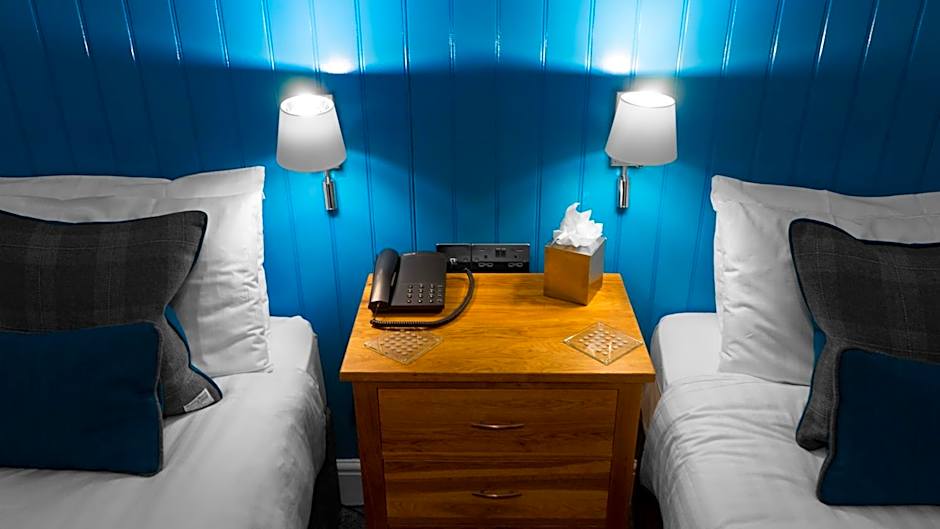 Tweedies Bar and Lodge