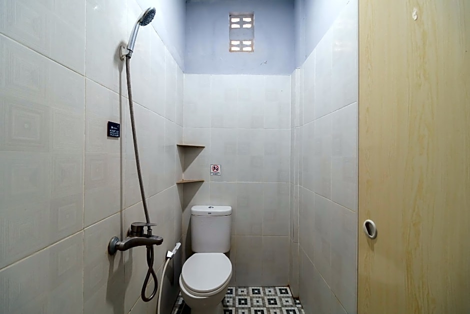 RedDoorz Plus near Ramayana Pematangsiantar