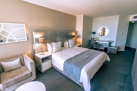 PARTIAL SEA VIEW ROOM
