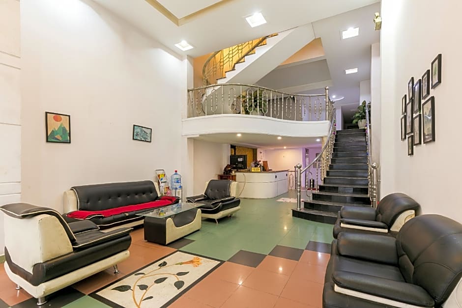 OYO 373 Habana Hotel