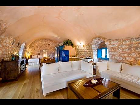 Studio with Sea View (4 Adults)