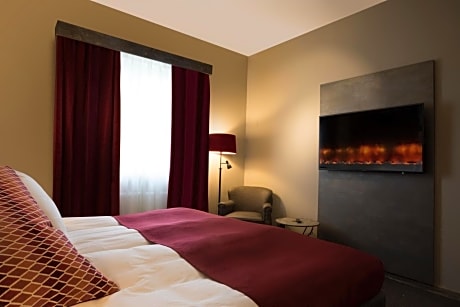 Deluxe Family Room (Excluding Spa)