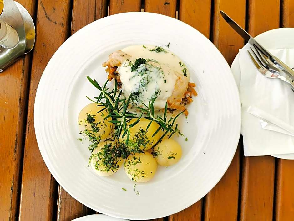 Noclegi i restauracja Zajazd Pod Skałą