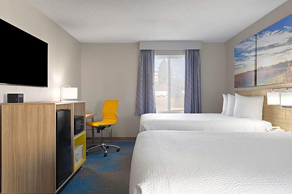 Days Inn by Wyndham Jamestown