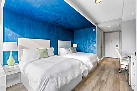 Deluxe Double Suite with Two Double Beds, Non-Smoking