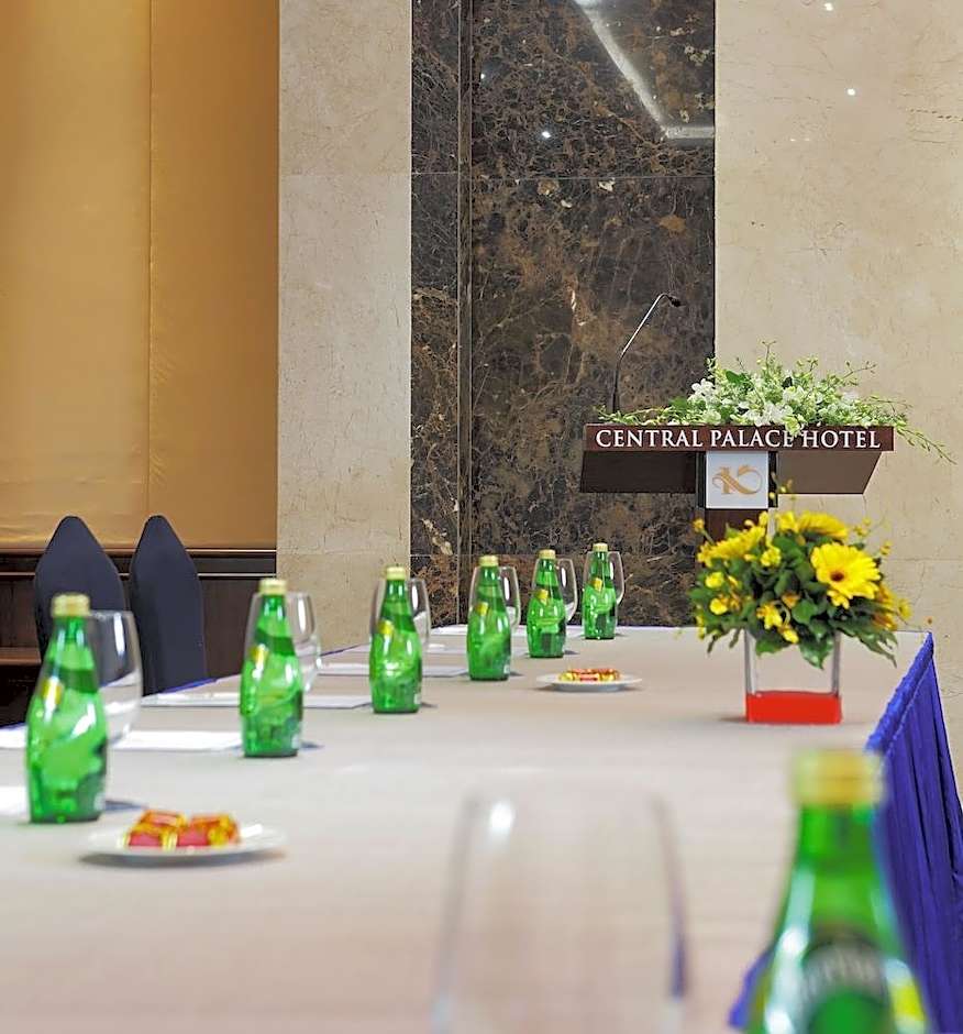 Central Palace Hotel