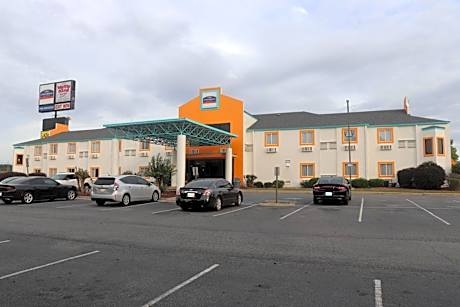 Howard Johnson by Wyndham Tifton GA I-75