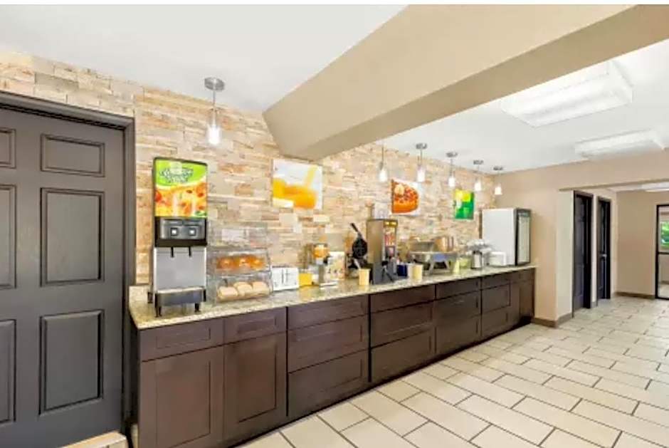Quality Inn Middleburg Heights near Cleveland Airport