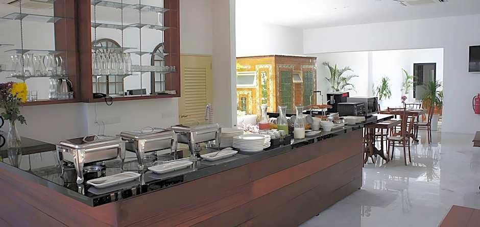 Heeren Palm Suites