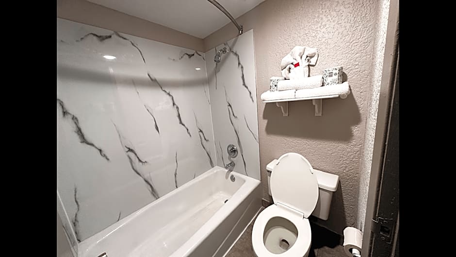 Days Inn by Wyndham Sulphur West