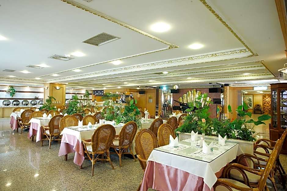 Kingdom Hotel