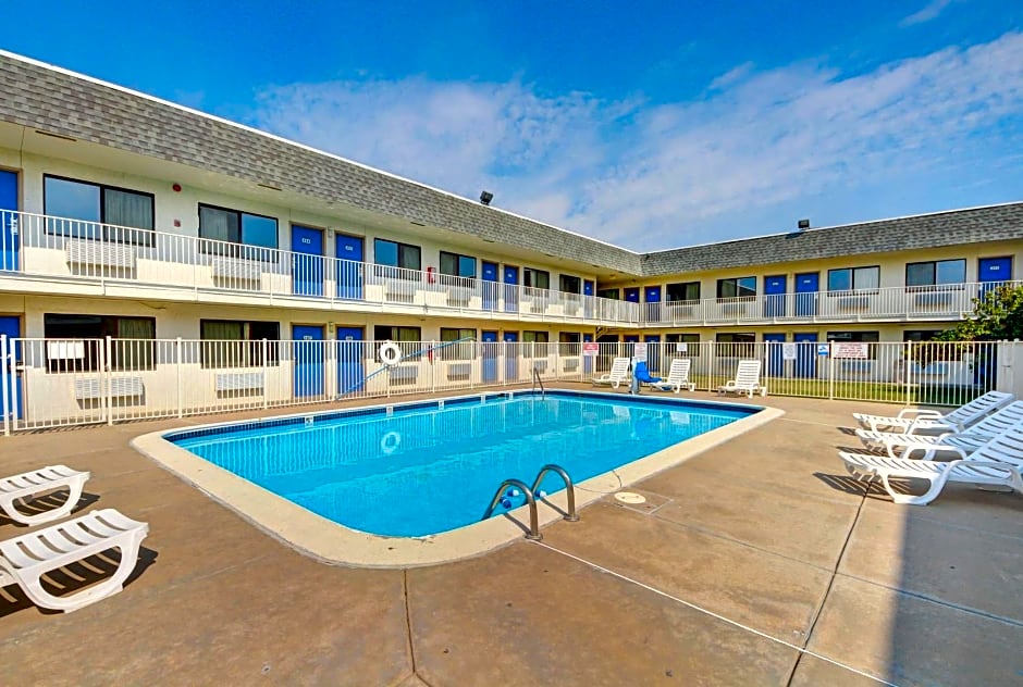 Motel 6-Wichita, KS - AIRPORT