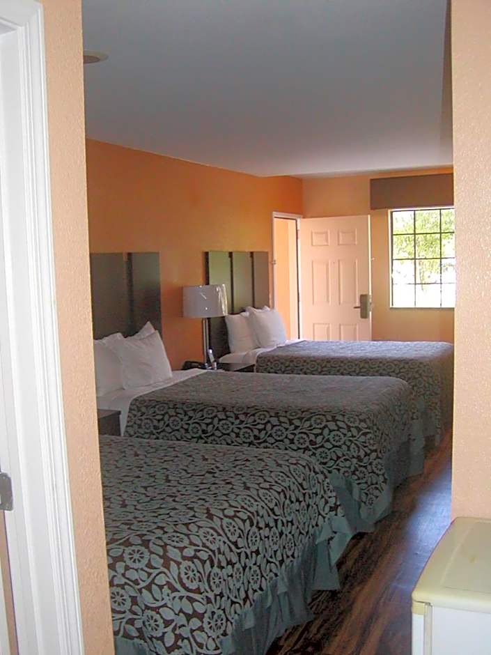 Days Inn by Wyndham Marietta White Water