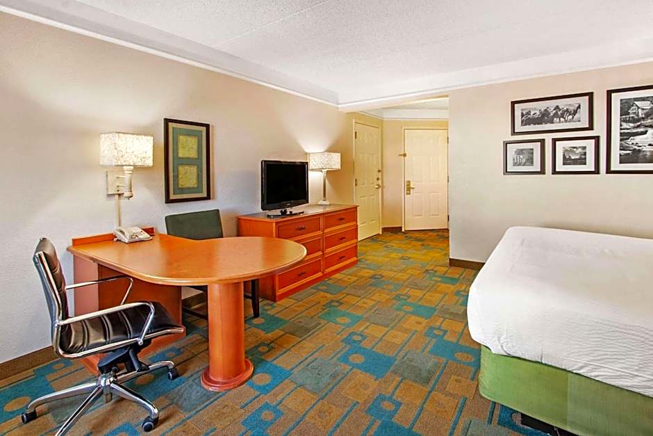 La Quinta Inn & Suites by Wyndham Albuquerque West