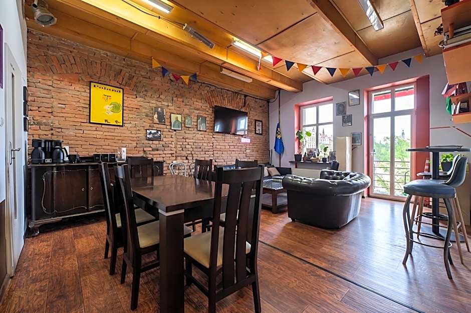 3 Bros' Hostel Cieszyn