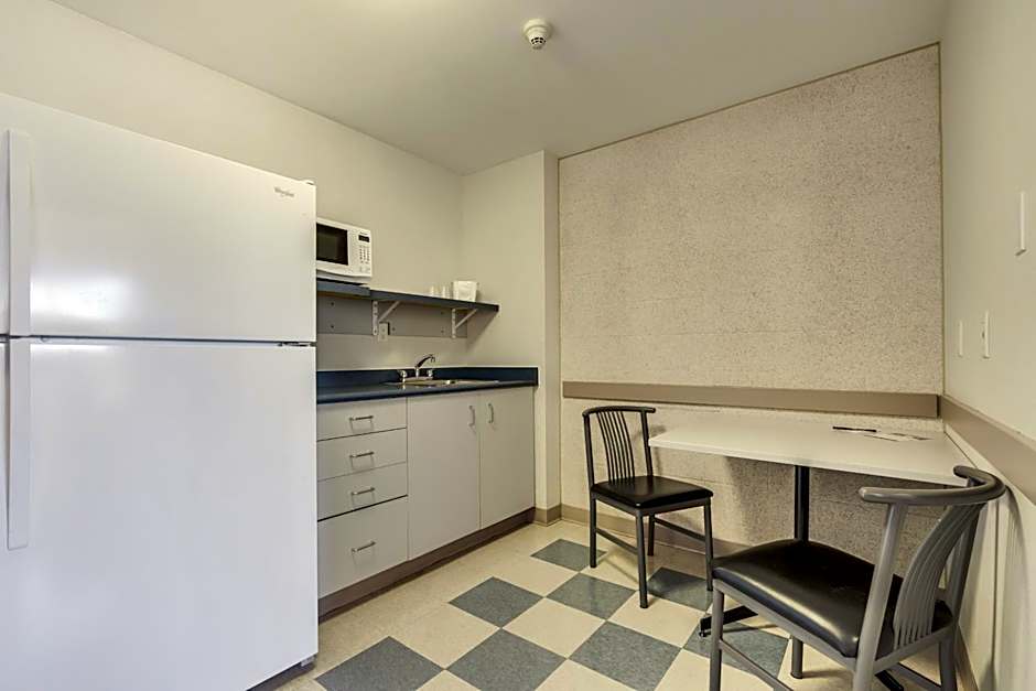 Residence & Conference Centre - Niagara-on-the-Lake