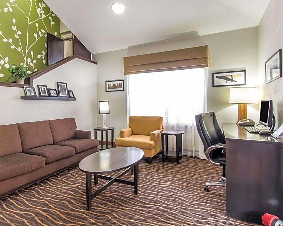 The Douillet by Demeure Hotels