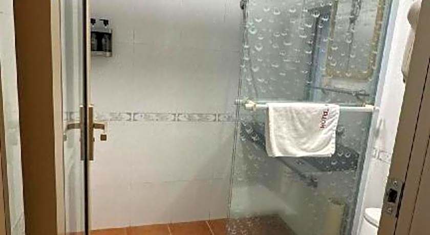 Holiday Hotel