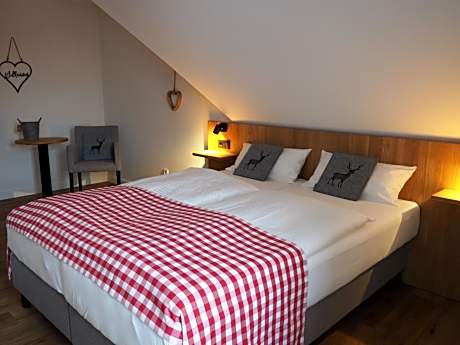 Double Room (1 Adult)