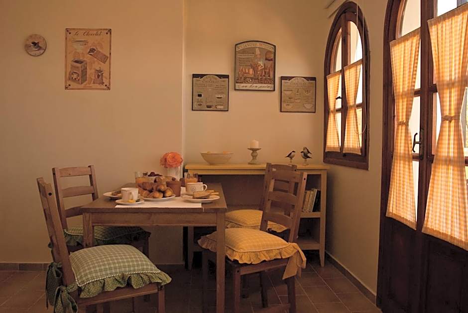 Amboula Beach Apartments