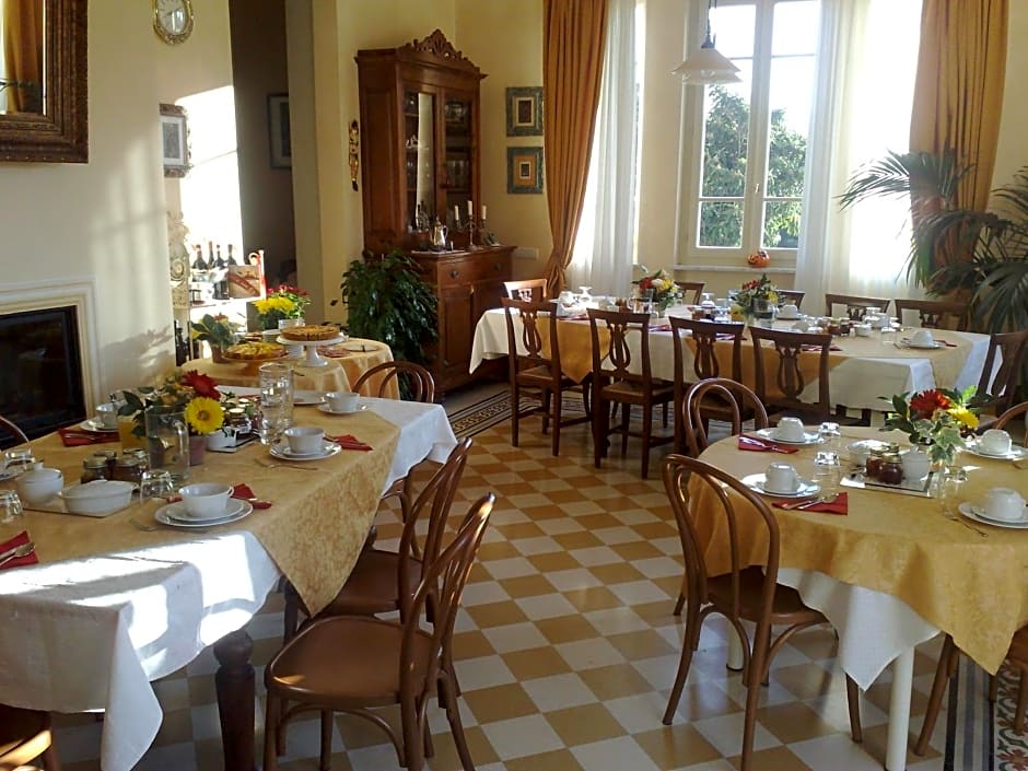 Marta Guest House