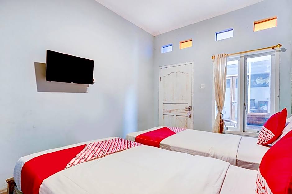 OYO 90363 Nira Guest House Sanur Bali