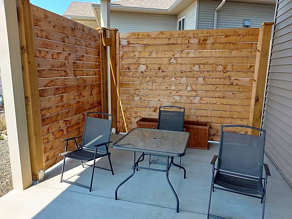 Peaceful and Spacious Lake View