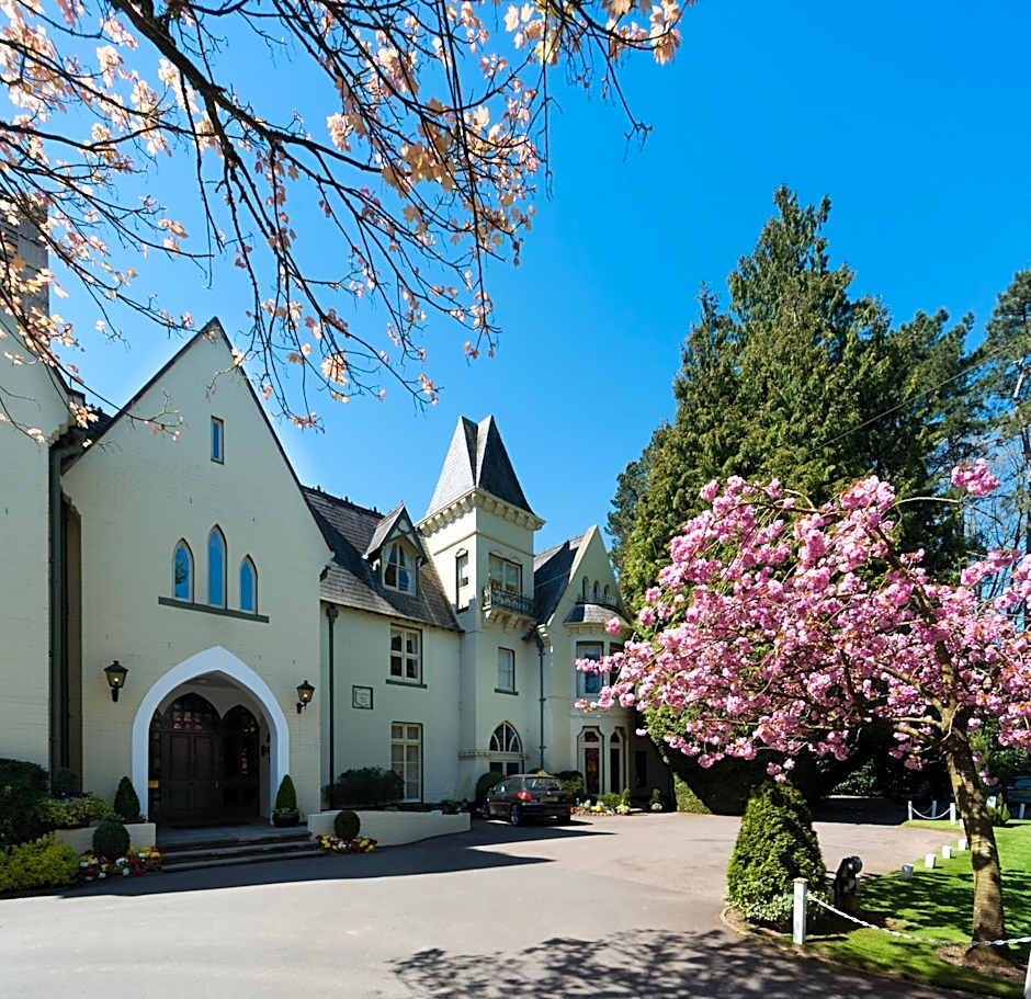 Glen-Yr-Afon House Hotel