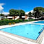 Bright flat in residence with pool - Beahost