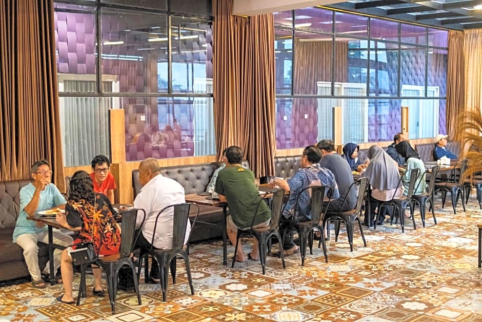 Premiere Hotel Tegal