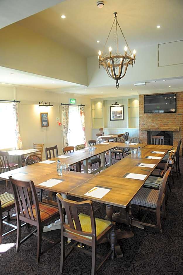 Sturdy`s Castle - Historic Coaching Inn near Blenheim Palace, Oxfordshire