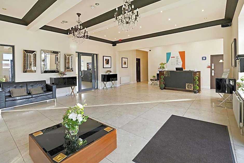 OYO The Baltimore Hotel