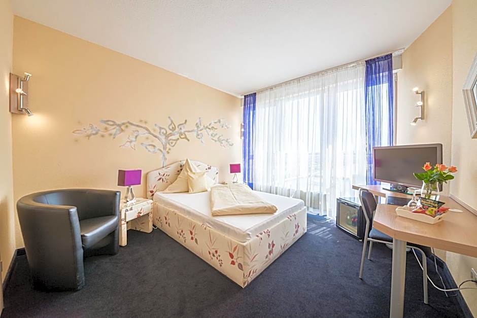 Europa Hotel Garni free parking