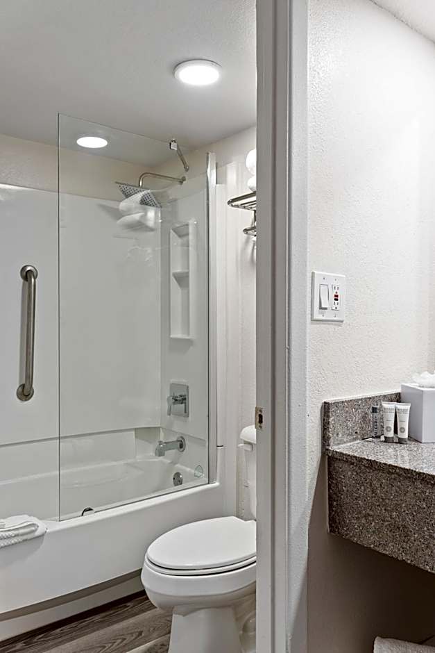 Baymont by Wyndham Orlando Lake Buena Vista South