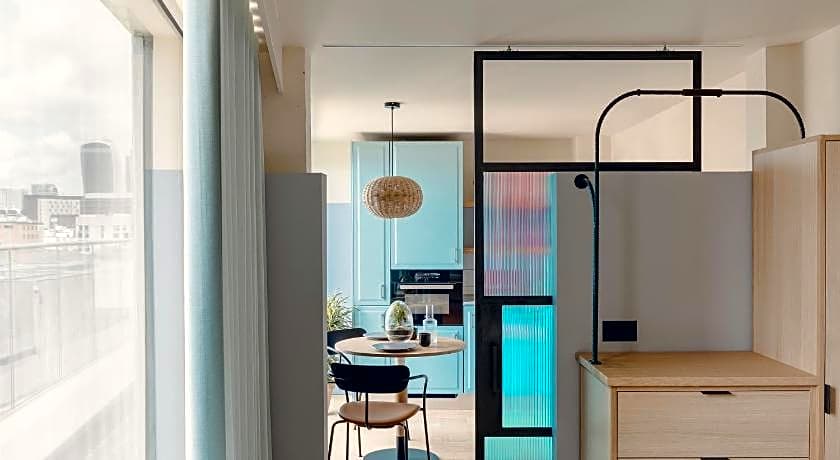 Bermonds Locke, Tower Bridge 