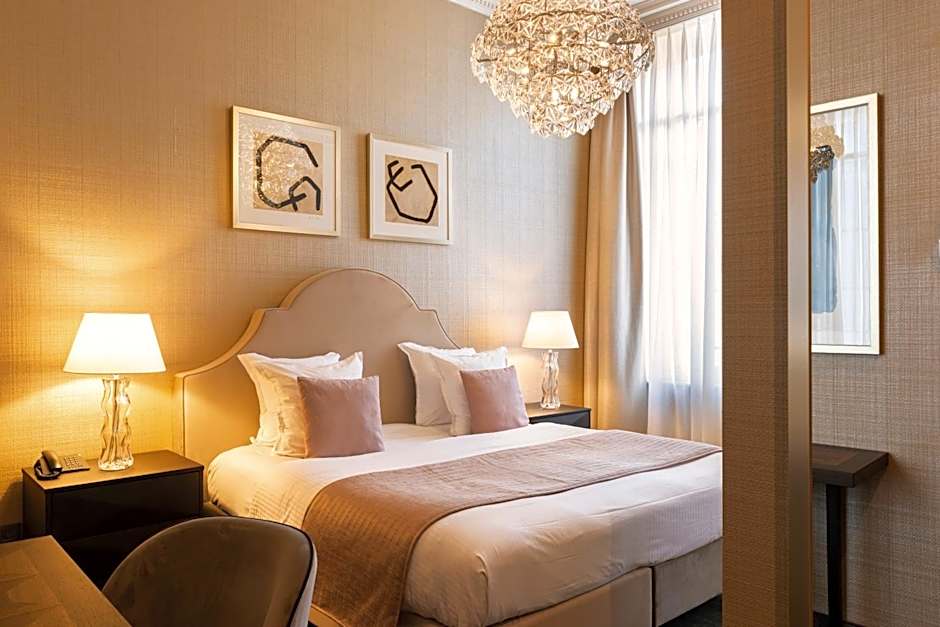 Dukes' Arches Brugge Adults only