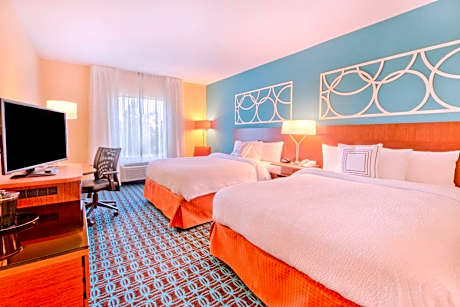 Queen Room with Two Queen Beds - Hearing Accessible