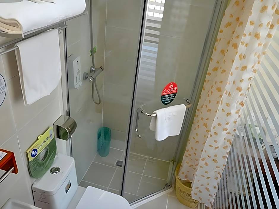 GreenTree Inn WeiFang QingZhou Middle HaiDai Road Electric Power Shell